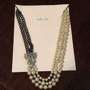 Stella & Dot - Daisy Pearl Necklace